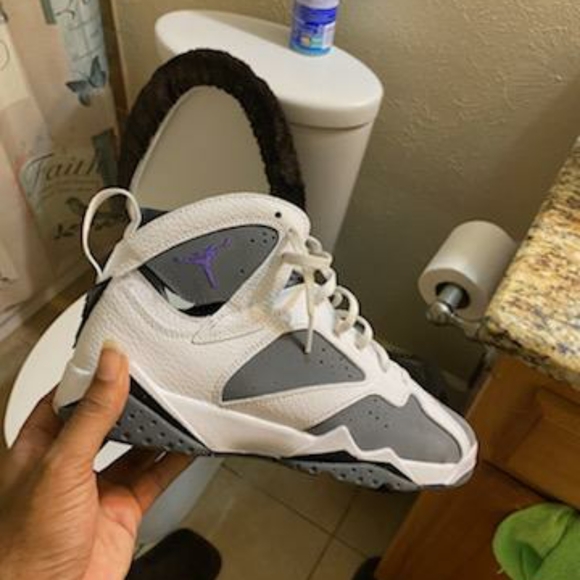 Shoes - Picture 1 of 7